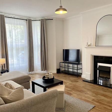 New Apartment In Town Centre บอร์นมัธ ภายนอก รูปภาพ