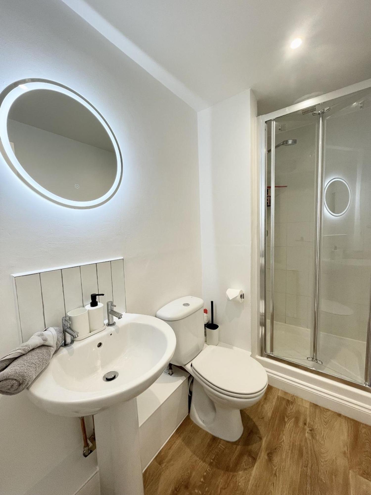 New Apartment In Town Centre บอร์นมัธ ภายนอก รูปภาพ