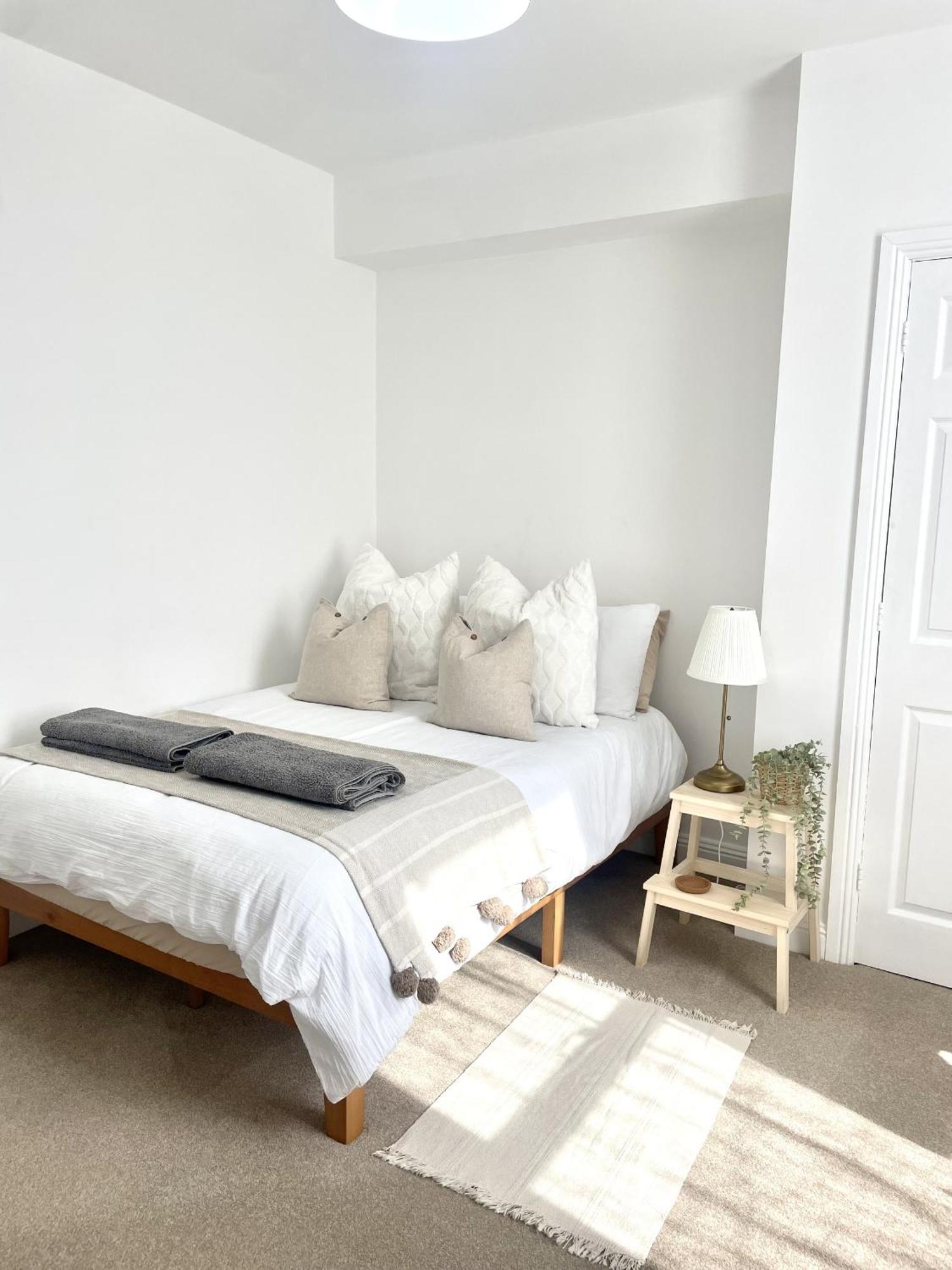 New Apartment In Town Centre บอร์นมัธ ภายนอก รูปภาพ
