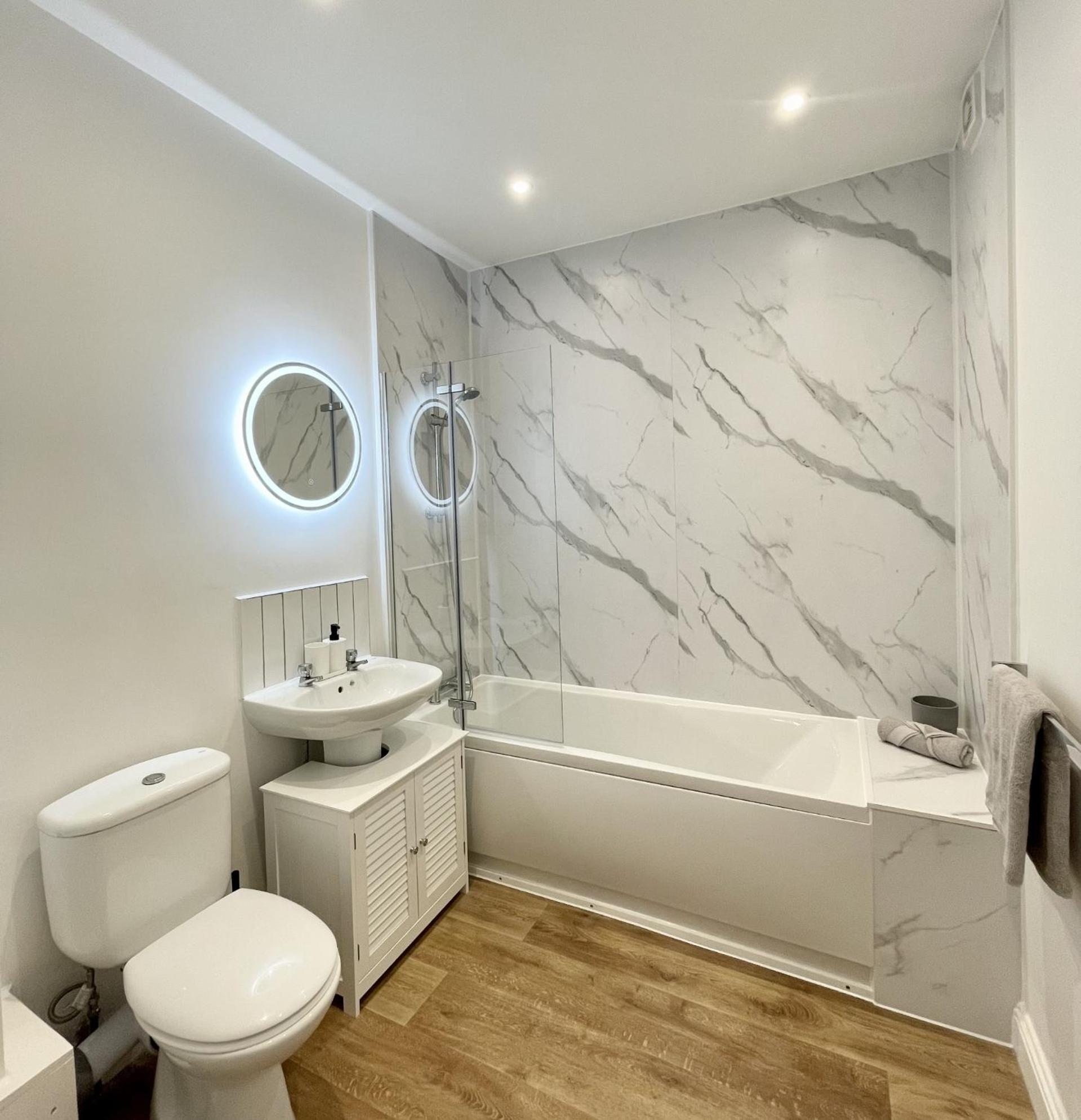 New Apartment In Town Centre บอร์นมัธ ภายนอก รูปภาพ