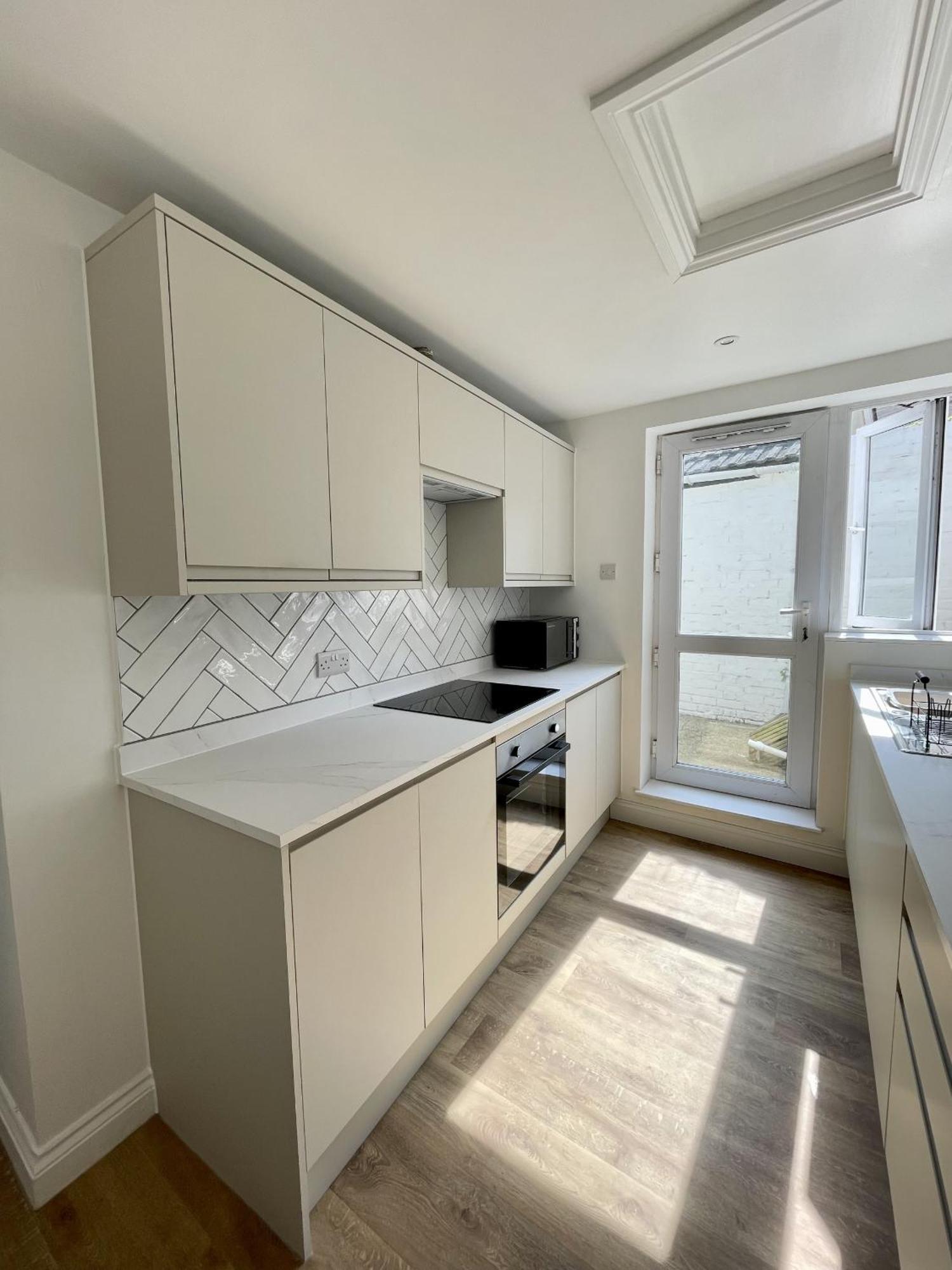 New Apartment In Town Centre บอร์นมัธ ภายนอก รูปภาพ